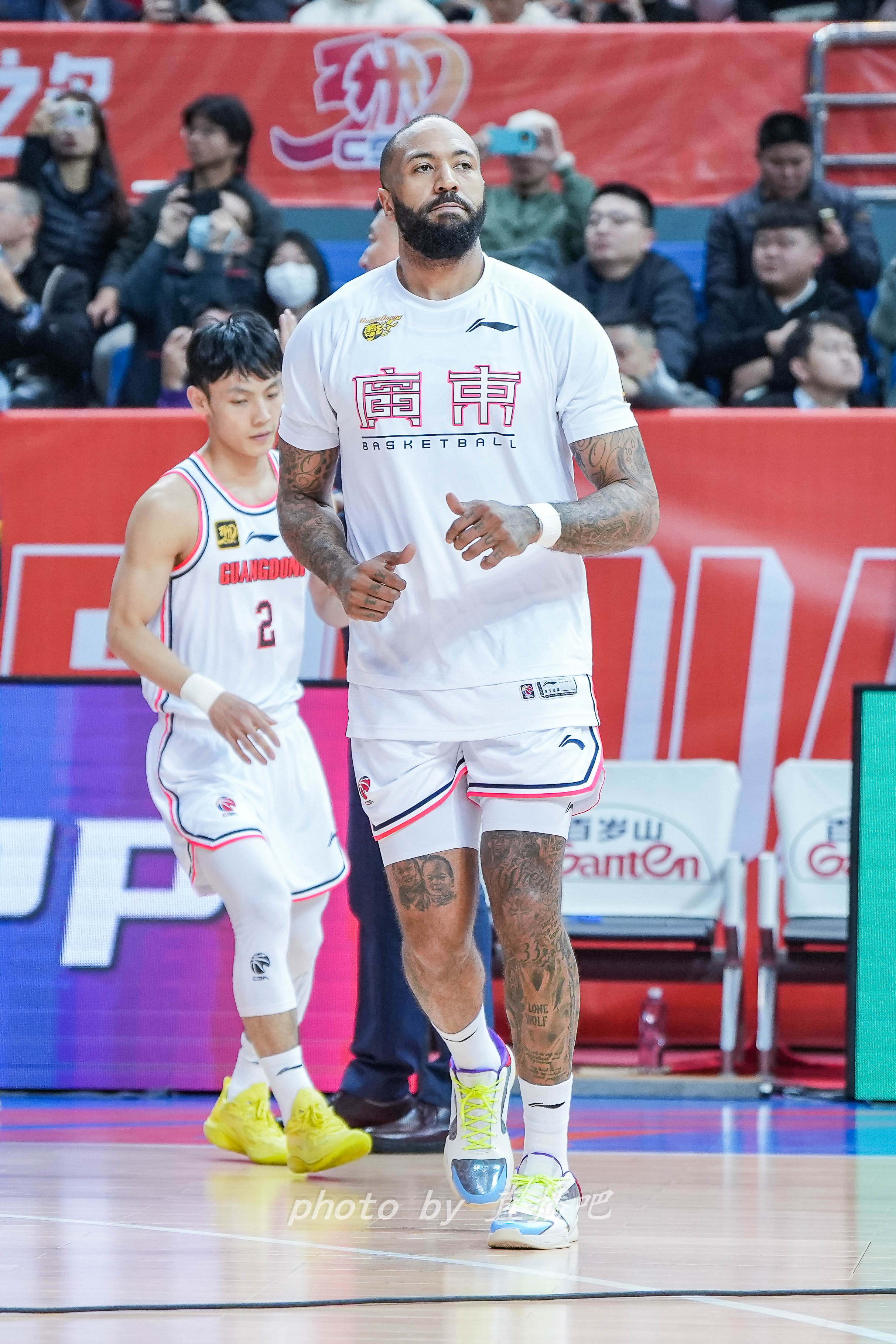  打得不錯！36歲吉倫沃特原本的第三外援卻成廣東男籃的真大腿