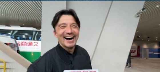  帶孩子和帶球隊哪個(gè)更累？謝暉笑言：都累，但帶孩子更累
