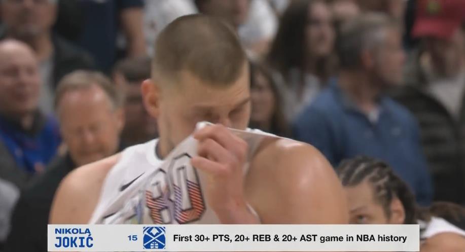  你貸款？轉播方字幕：約基奇30+20+20！NBA歷史首人！