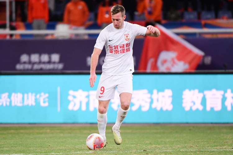  熱身賽：長(cháng)春亞泰2-1青島海牛 貝里奇、奧莫伊胡安弗破門(mén)???