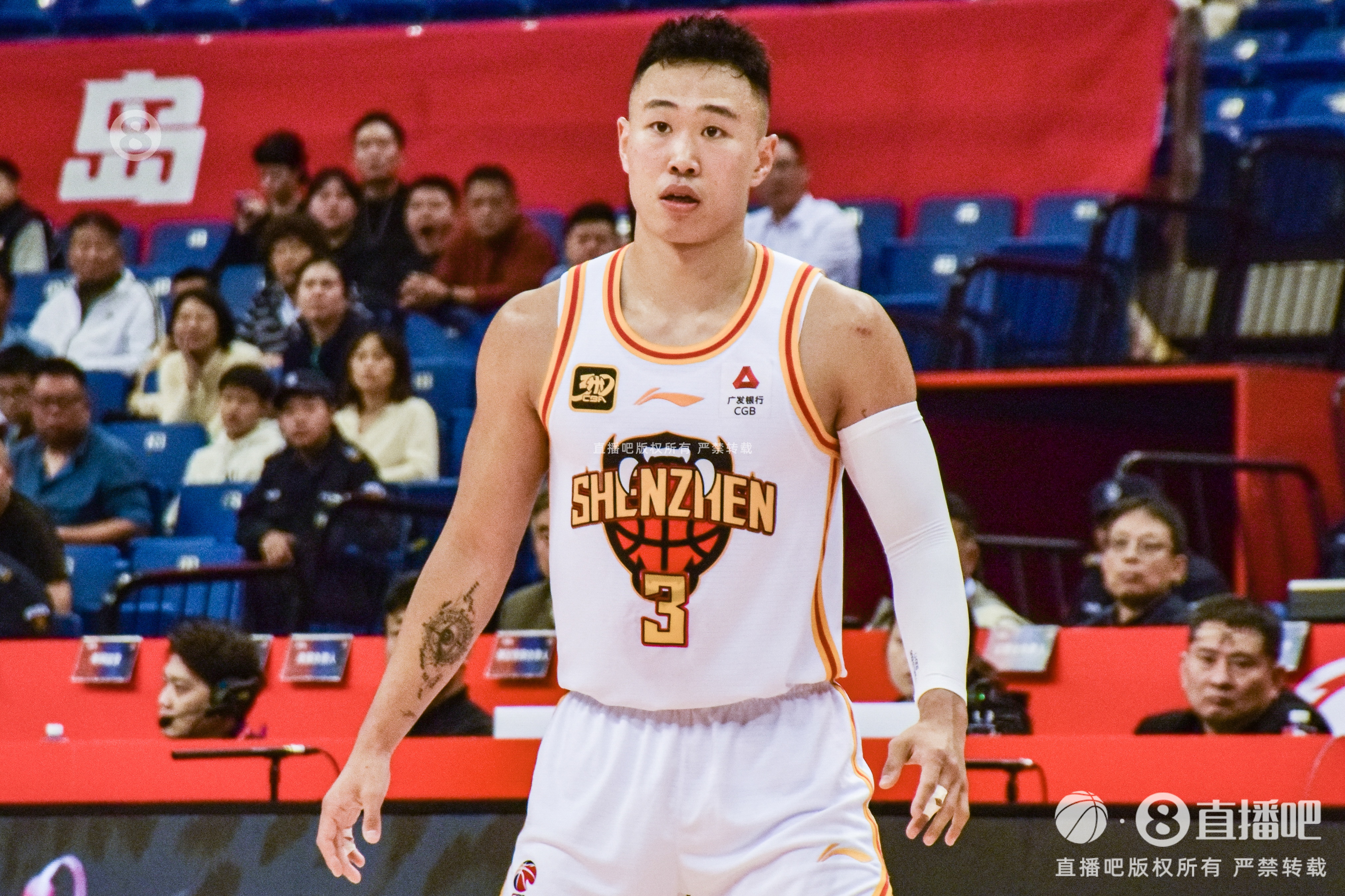  攻防俱佳！賀希寧17中8&三分7中3拿到19分 貢獻4次搶斷