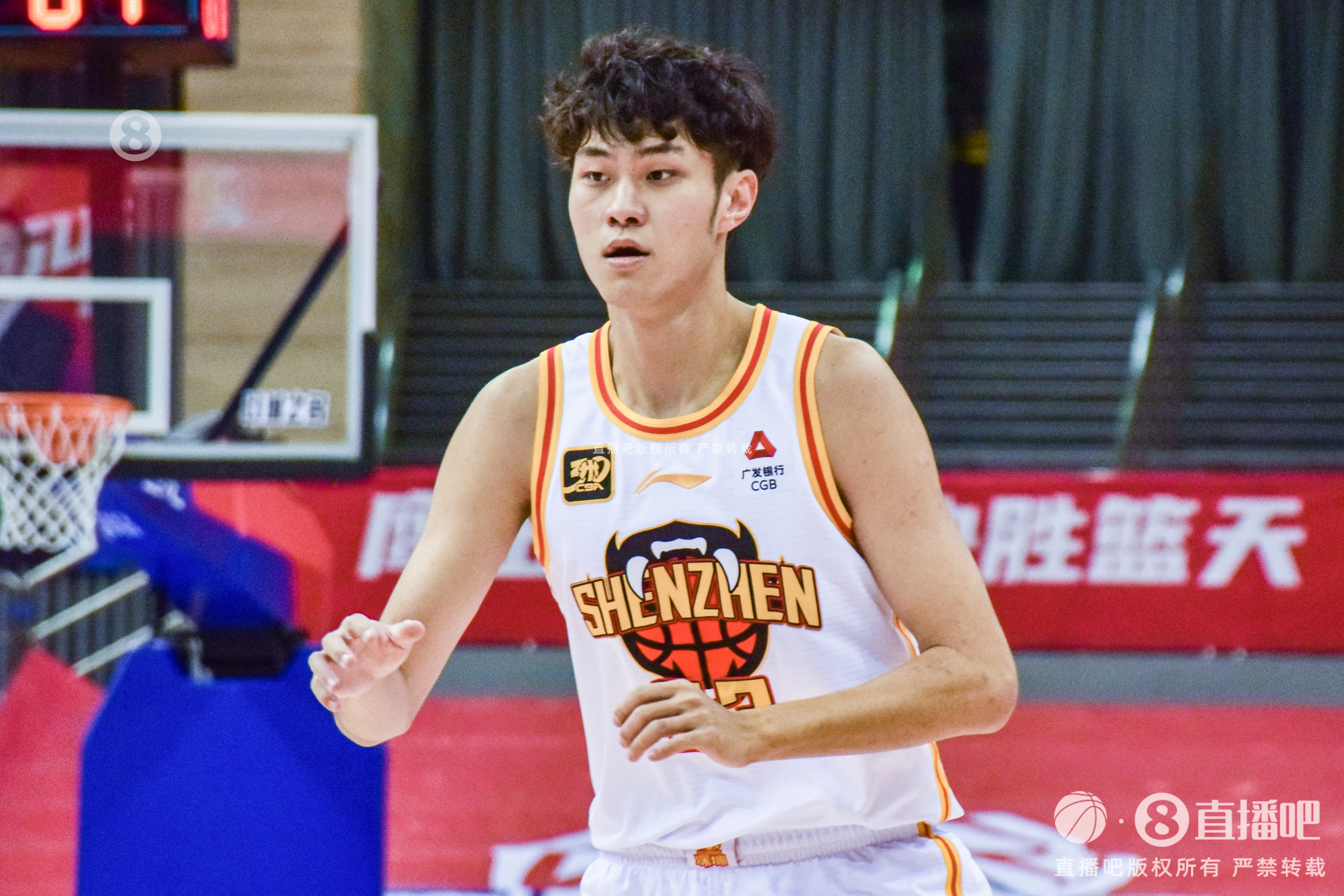  球隊主攻點(diǎn)！王浩然16中8拿到全隊最高20分外加2板4助2斷