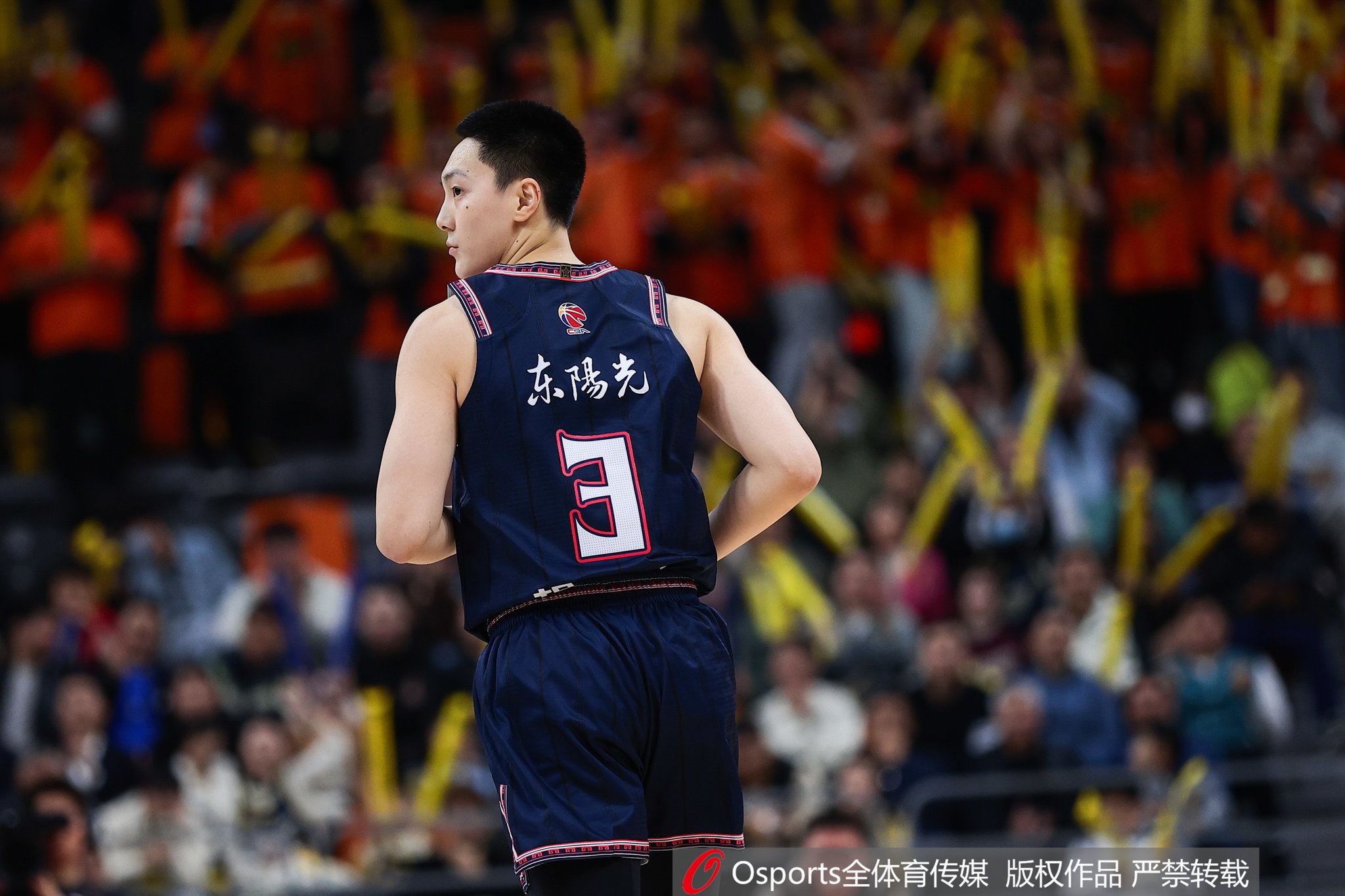  穩穩當當！胡明軒上半場(chǎng)6中4得10分1板6助1斷 三分4中2