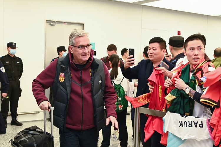  蘇媒：國足仍有爭第二希望，但真的不能再“守”下去了